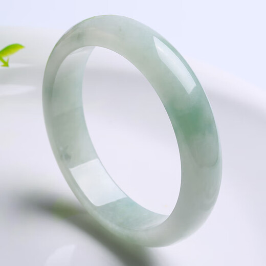 Yixin Jade returns to the market on 11.11. Grade A jadeite bracelet. Ice-waxy jadeite floating flower jadeite bracelet. Inner diameter is about 57-58mm.