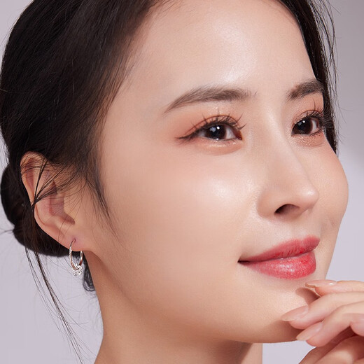 Liuguifu Jewelry Platinum Earrings Women's PT950 Earrings Small Sweet Flower Earrings Birthday Gift 1.50g