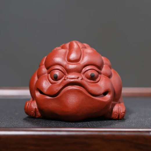Gold inlaid jade Yixing purple sand tea pet, hand-carved tea set accessories, tea tray and tea table ornaments, three-legged Ruyi Golden Toad