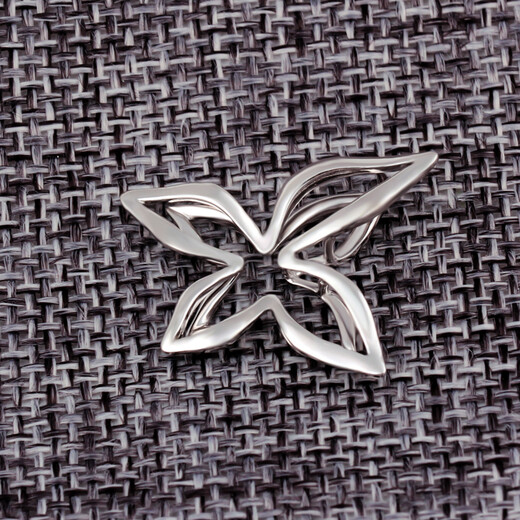 Guohua Jewelry Platinum PT950 Fashion Abstract Butterfly Four-Leaf Clover Pendant Necklace Approximately 3.73 grams