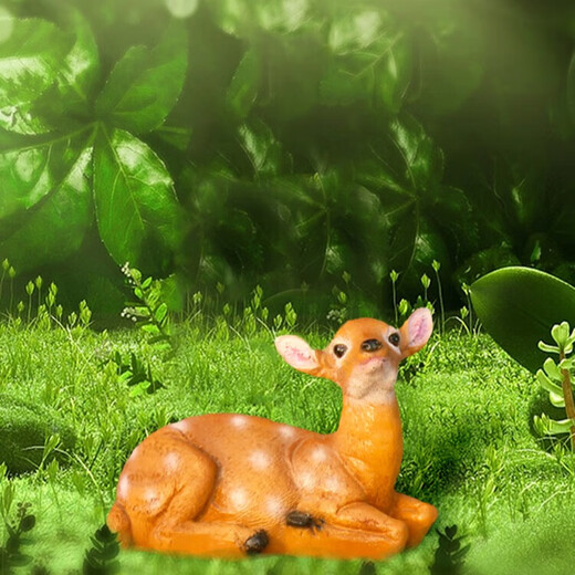Leaves move with the wind in the outdoor courtyard, simulated sika deer ornaments, resin animal model sculptures, garden furnishings, desktop entrance decorations, small sika deer