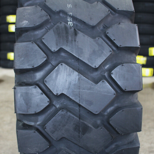 CHAOYANG TIRETO DE LA PARTICIPACIÓN 12-16.5 20.5/70-16 16/70-20-24 17.5-25 23.5 23.5-25 CHAOYANG CL728 Tirma de carretilla elevadora de 16 capas