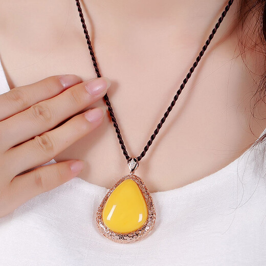 Ouchini beeswax pendant, amber pendant for men and women, 18K gold inlaid (shipped from stock)