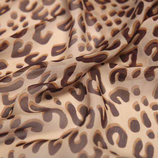 Hangsi Road silk scarf women's long scarf leopard print mulberry silk sunscreen air conditioning shawl dual-use European and American fashion gauze scarf silk light color leopard print length 200*width 135cm