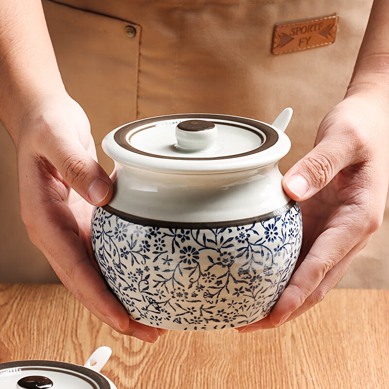 Baijie lard jar ceramic large capacity high temperature resistant seasoning jar lard jar chili jar Chinese lard cup + spoon 700ml