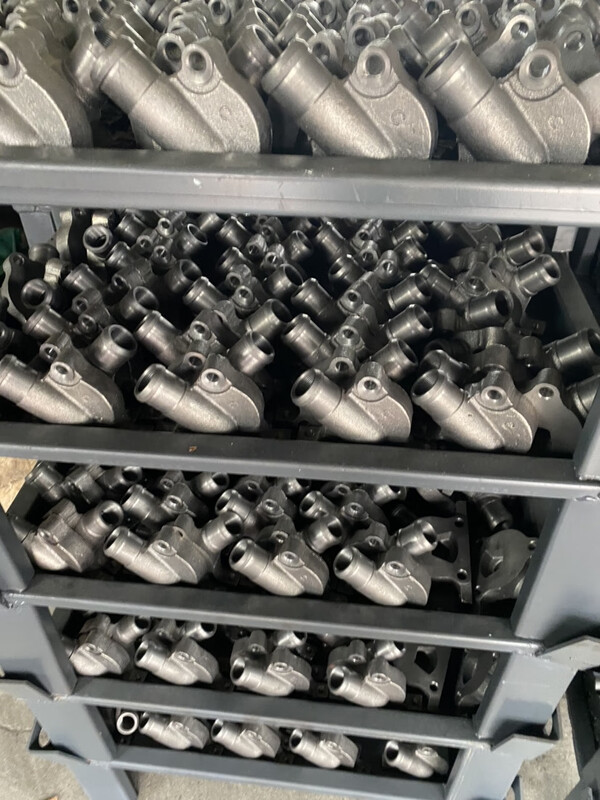 Customized car accessories multi-way valve Heli Longgong Hangcha Liugong tcm Shimadzu hydraulic distributor three-way four-way five-way hh old model