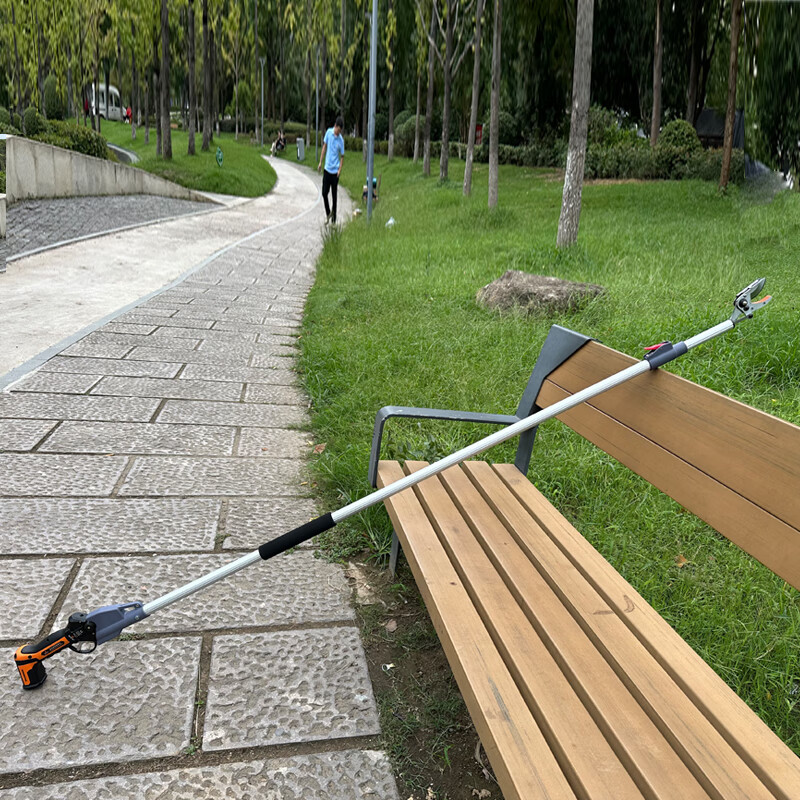 Jiehong's fruit-picking artifact, telescopic high-branch shears, high-altitude shears for gardens, special for picking lychees, longans, toon, fruit-picking scissors, lithium-ion fruit-picking pruning shears 130-2 meters