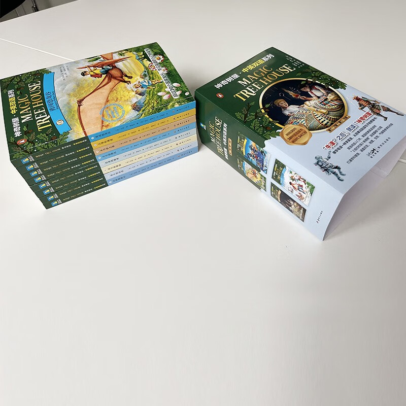 Magic Tree House Chinese-English bilingual edition one season box set with 8 volumes (1-8 volumes) children's literature fantasy adventure stories natural science themed children's popular science books English books for primary and secondary school students