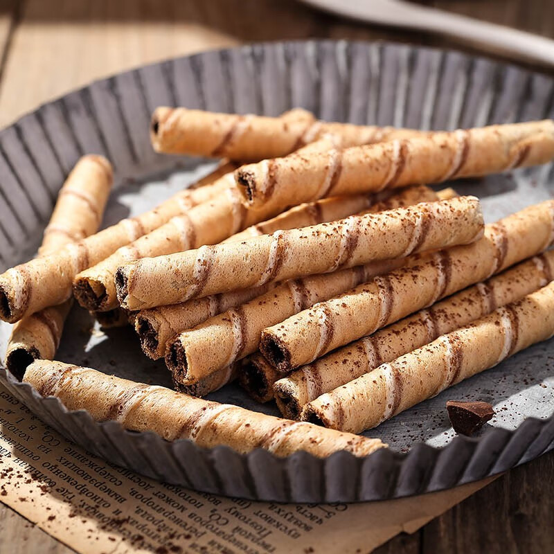 Machi Xinxin imported pure cocoa butter chocolate filled egg roll biscuits snack snack food New Year's afternoon tea 85g*2 cans