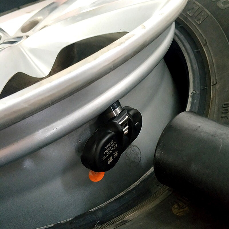 Youjia goes for maintenance and installation of tire pressure monitoring service built-in (including dynamic balancing)