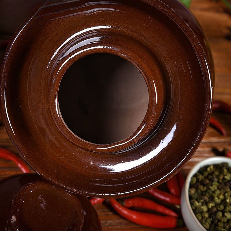 Xiongwochi kimchi jar earthenware old-fashioned earthenware Sichuan thickened sealed sauerkraut pickles pickles household trumpet free pickle salt 2 pounds pickle jar