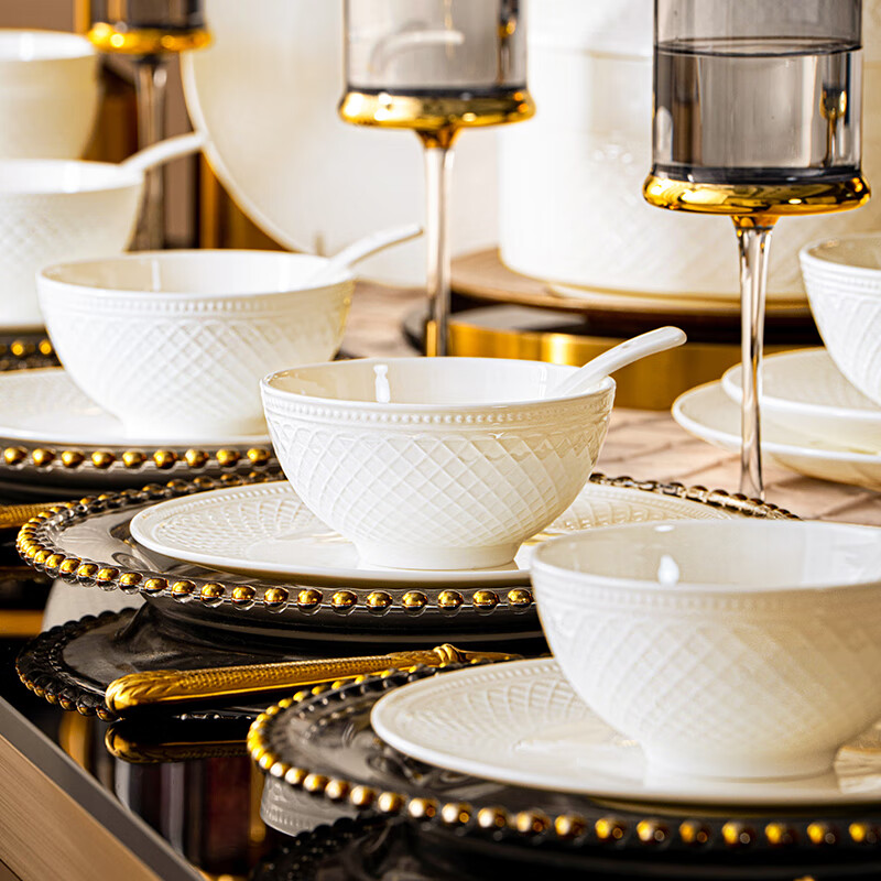 Hanming's high-end underglaze color bowls, plates, and tableware set for home use European-style Jingdezhen ceramic bowls, chopsticks, and dishes set for housewarming, suitable for dishwashers | leather suitcase | 70-piece set