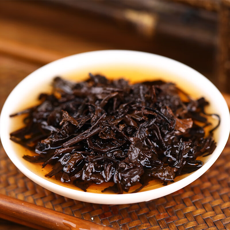 Hedanlaobanzhang ancient tree Pu'er tea cooked tea cake Yunnan Menghai Qizi cake cake set