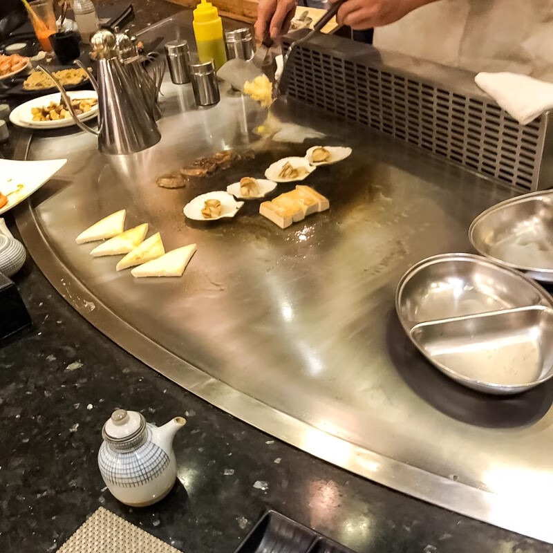 Shimeng Japanese Teppanyaki large-scale electric heating gas electric griddle restaurant hotel customized high-power electromagnet Teppanyaki commercial iron plate equipment 1.2 meters electromagnetic model luxury model (high efficiency purification)