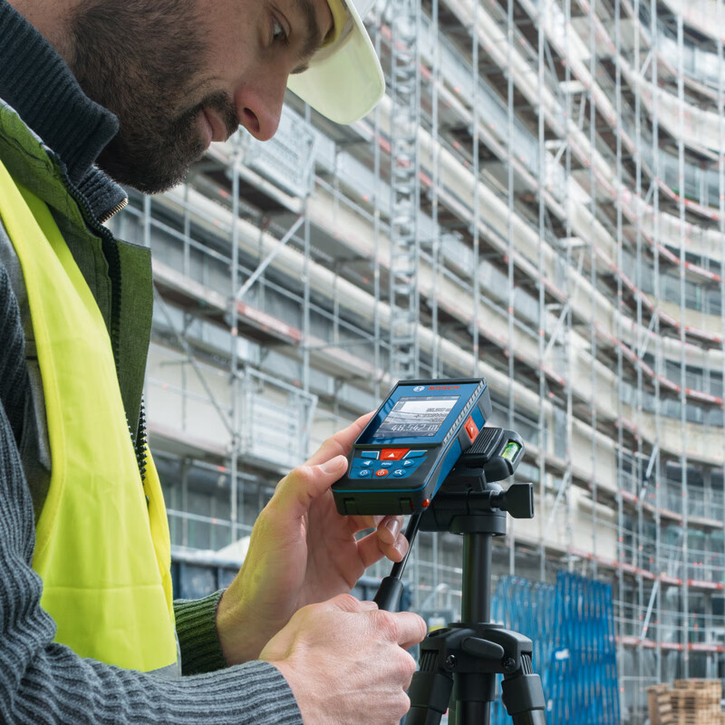 Bosch (BOSCH) laser range finder 100 meters GLM100-25C outdoor infrared range finder Bluetooth map doctor laser ruler 100 meters outdoor range finder + Bosch tripod