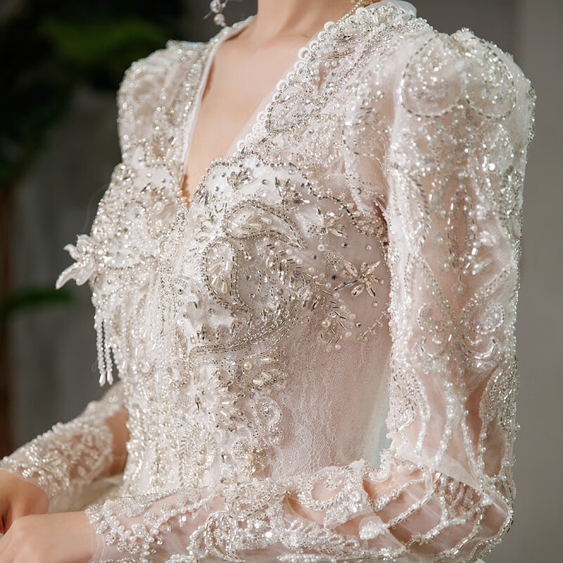 Red makeup wedding dress bride 2025 new main yarn French heavy industry lace luxury winter long-sleeved palace style welcome ceremony yarn light champagne color floor-length M