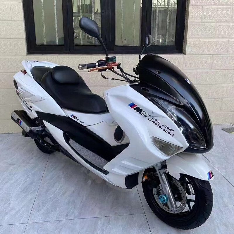 Second-hand Yamaha Majestic T3 cruise big pedal 150CC Dachuan T9 travel big sheep motorcycle black naked bike (not licensed)