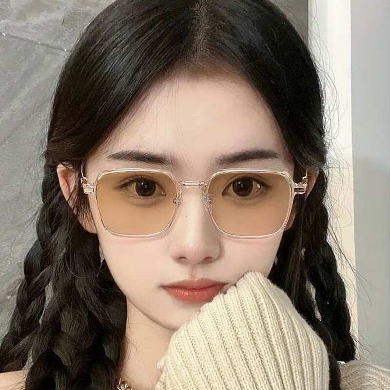Jiaxuan anti-blue light discoloration myopia flat glasses can be equipped with prescription women's large frame high-profile slimming plain sunglasses frame bright black no prescription anti-blue light flat glasses