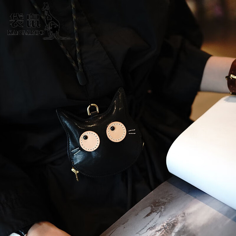 Kangaroo (KANGAROO) vegetable tanned cowhide cute cartoon cat retro halter neck coin purse key bank card earphone storage bag light brown