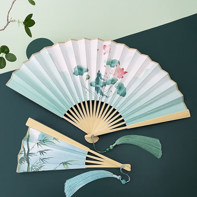 Chaosihui 8-inch folding fan Chinese style ancient style double-sided silk cloth 18 square men and women fresh folding fan Shangchunshan dance fan D3-3 mountain green original bone 8 inches
