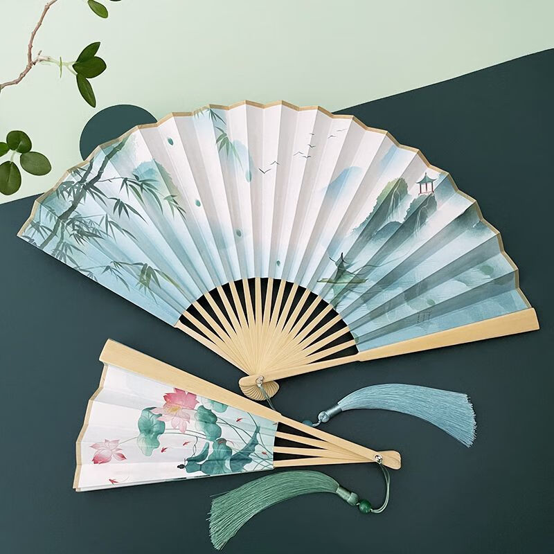 Chaosihui 8-inch folding fan Chinese style ancient style double-sided silk cloth 18 square men and women fresh folding fan Shangchunshan dance fan D3-3 mountain green original bone 8 inches