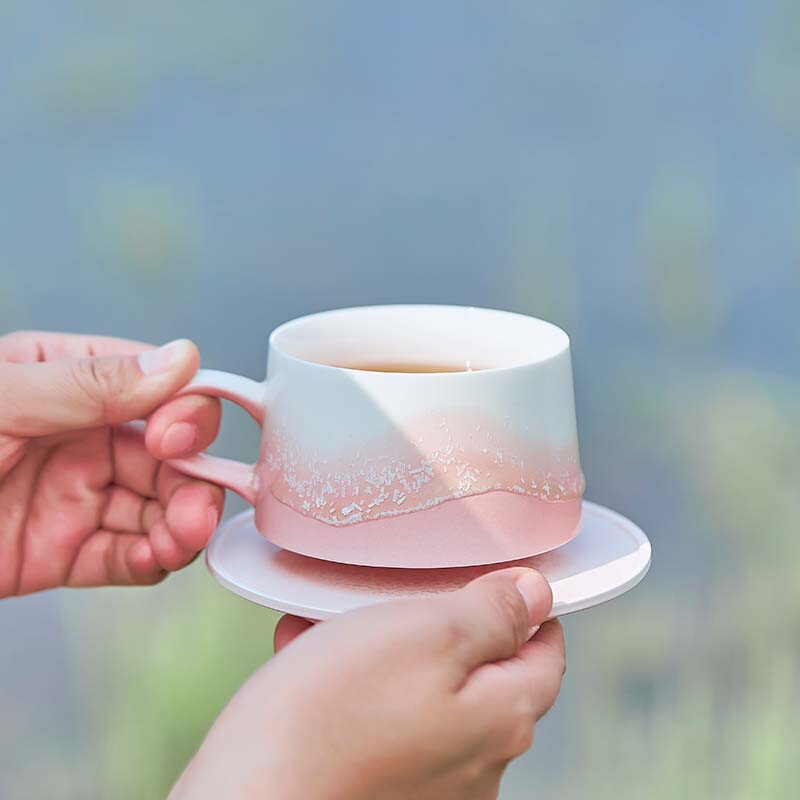 Amber powder ceramic coffee cup and saucer set for couples, underglaze gift box for girlfriend, birthday gift for Valentine's Day, amber powder coffee cup gift box, 1 piece 220ml