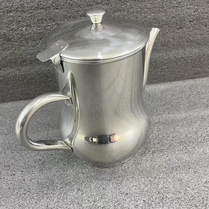 Stainless steel oil kettle with filter oil filter kettle leak-proof ounce kettle pouring oil bottle kitchen capacity 950ML