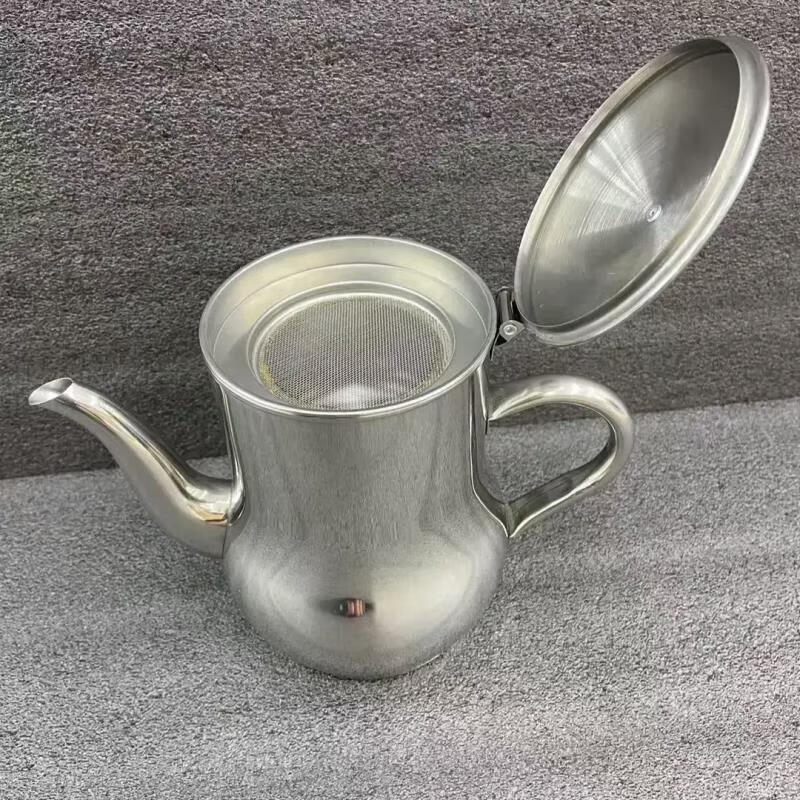 Stainless steel oil kettle with filter oil filter kettle leak-proof ounce kettle pouring oil bottle kitchen capacity 950ML