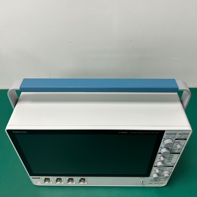 TEKTRONIX MSO54B oscilloscope 500MHz, 1GHz, 2GHz, sampling rate 6.25GSa/S