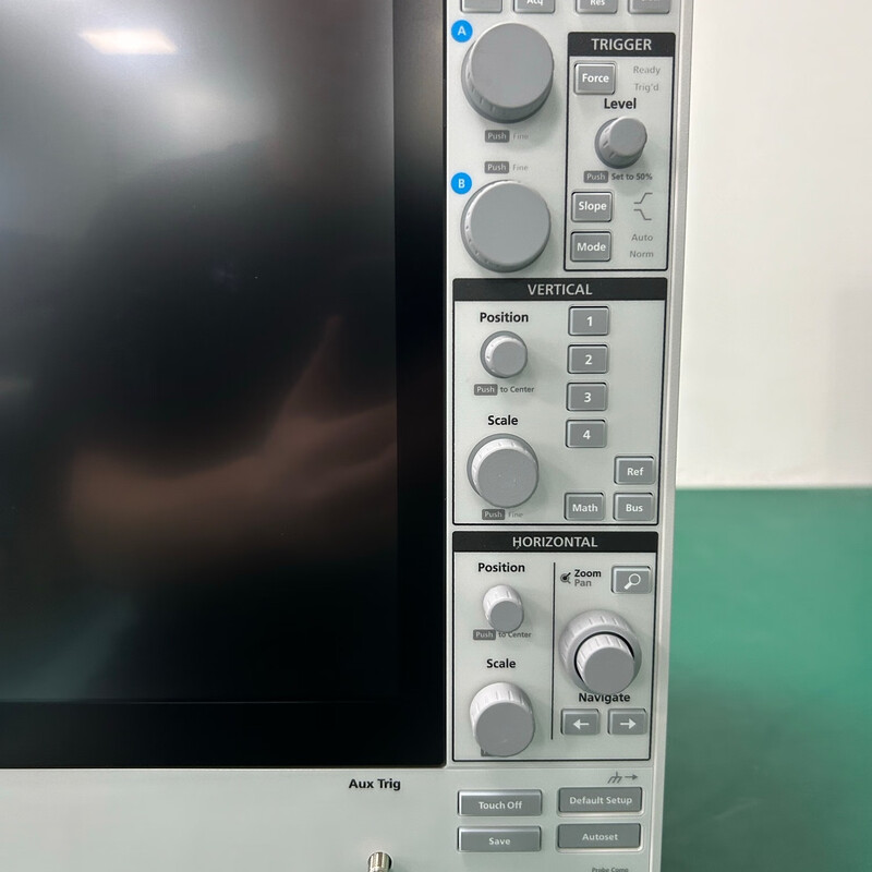 TEKTRONIX MSO54B oscilloscope 500MHz, 1GHz, 2GHz, sampling rate 6.25GSa/S