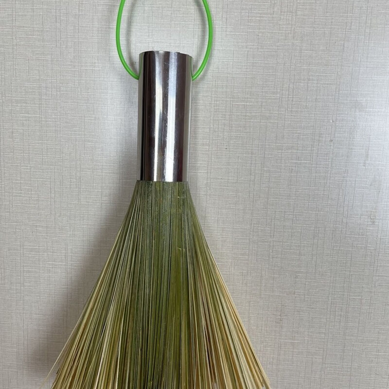 Pot brush and cooking broom. Handmade pot brush made by the old bamboo craftsman. Comes with 1 lanyard.