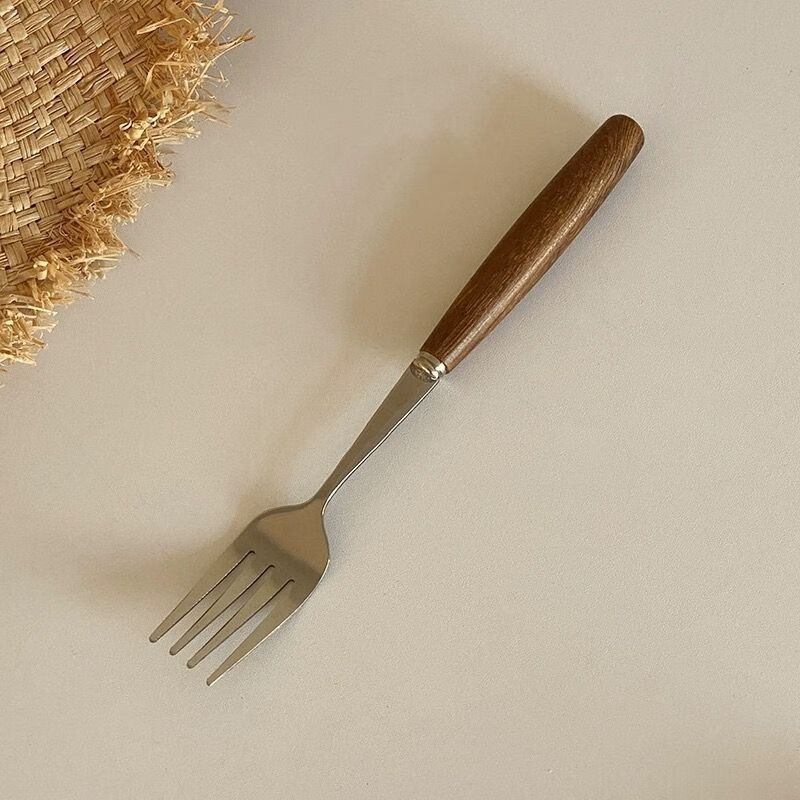 Vinoa sugar-colored chicken wing wood cylindrical wooden handle chopsticks spoon students and office workers bring their own three-piece portable tableware set when going out #ins caramel color-round wooden handle #round spoon + wooden chopsticks come with a storage box