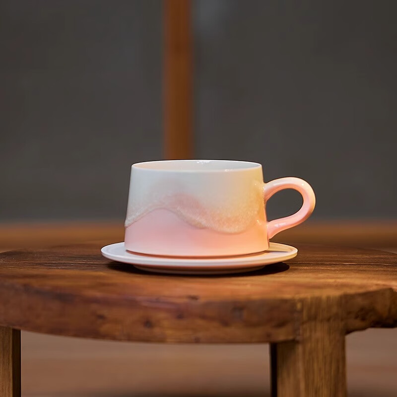 Amber powder ceramic coffee cup and saucer set for couples, underglaze gift box for girlfriend, birthday gift for Valentine's Day, amber powder coffee cup gift box, 1 piece 220ml