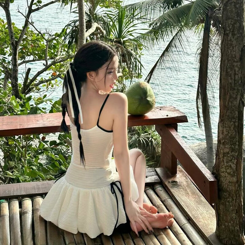 Lugeli Swimsuit Women's Suspender One-piece Skirt Swimsuit Women's 2025 New Advanced Slim Covering Belly Sexy Hot Spring White Suspender Swimsuit One Size Recommended 80-120 Jin