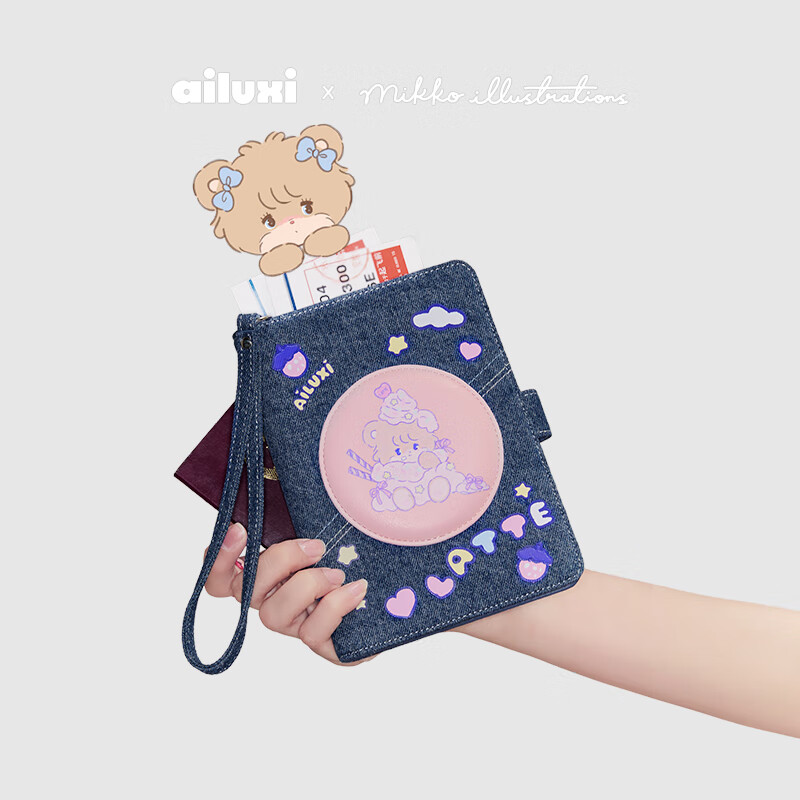Ailuxi's new cute co-branded passport storage bag, large capacity hand wallet and card bag, two-in-one birthday gift for girlfriend
