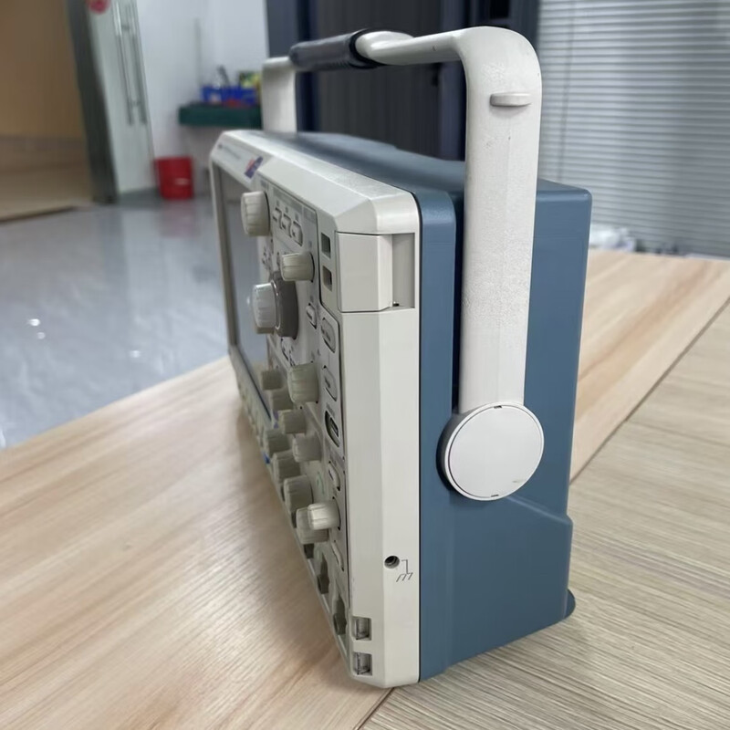 TEKTRONIXTEKTRONIX Tektronix oscilloscope DPO4104 DPO4054B MSO4034B MSO4104B Please consult customer service for the price