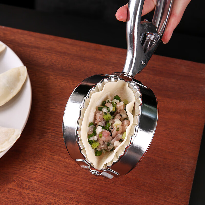 He Jiagong's new semi-automatic dumpling making tool household round dumpling wrapper model imitation handmade stainless steel dumpling pinching artifact semi-automatic dumpling clamp