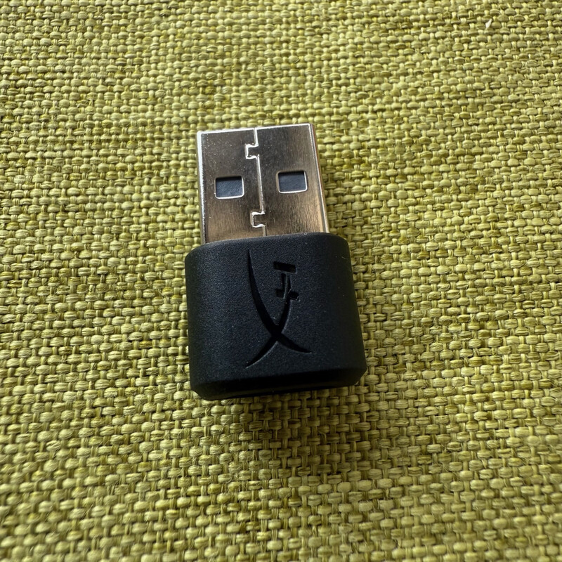 Unknown player used for Extremely Unknown Hurricane 3 headset typc to USB receiver adapter original accessories Kingston sound card Hurricane 3 headset typc to USB adapter (black