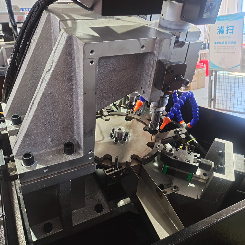 New energy automobile parts knurled nut drilling and tapping machine dual-station fully automatic tapping double-head tapping machine knurled nut tapping machine (deposit)