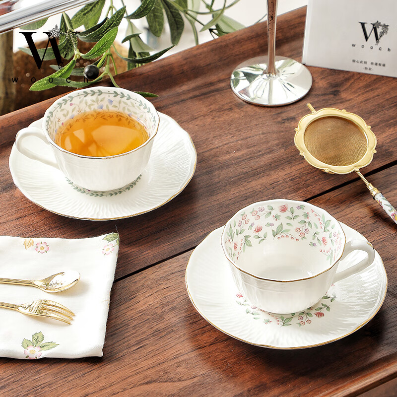 WOOCH Lucky Garden Pair of Cups and Saucers Gift Box with High-Looking Coffee Cup Wedding Gift for Couple's Housewarming and Birthday Souvenir