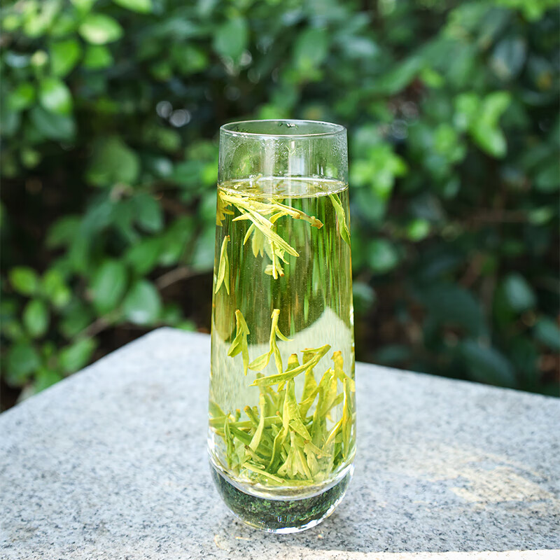 West Lake Brand 2025 New Tea Launched Green Tea Mingqian Special Grade Old Tea Tree Longjing Tea Paper Bag 250g Spring Tea Hangzhou Tea Factory