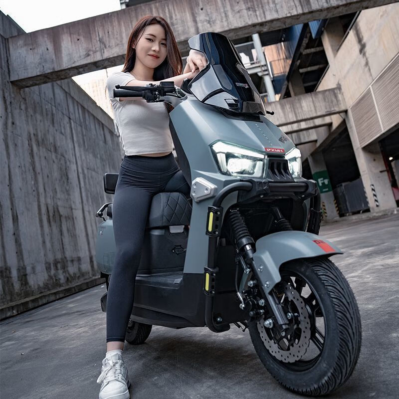 Dalong Yinghao electric motorcycle mecha 72V high power long endurance long-distance running king takeaway battery travel scooter matte black/speed 70M/front and rear disc brakes/backrest board 72V38A/new black gold graphene battery/wooden frame shipped
