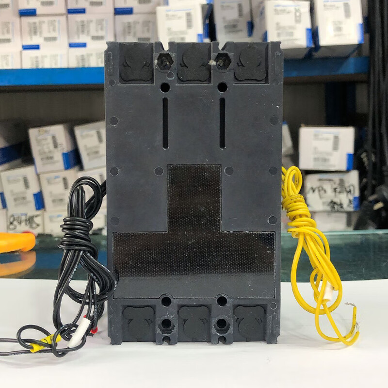 Circuit breaker NXM-125S/3340 100A 250A 400A with shunt release and auxiliary contact 3P 400A