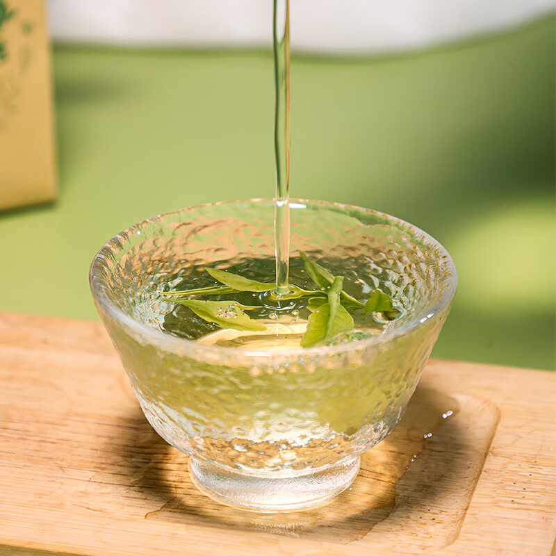 West Lake Brand 2025 New Tea Launched Green Tea Mingqian Special Grade Old Tea Tree Longjing Tea Paper Bag 250g Spring Tea Hangzhou Tea Factory