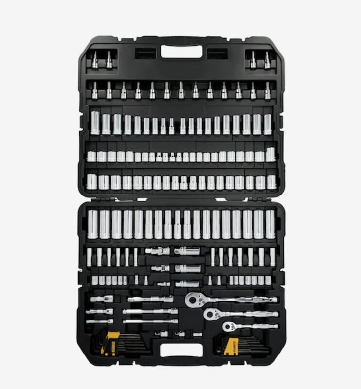 DEWALT 172-piece machine tool set