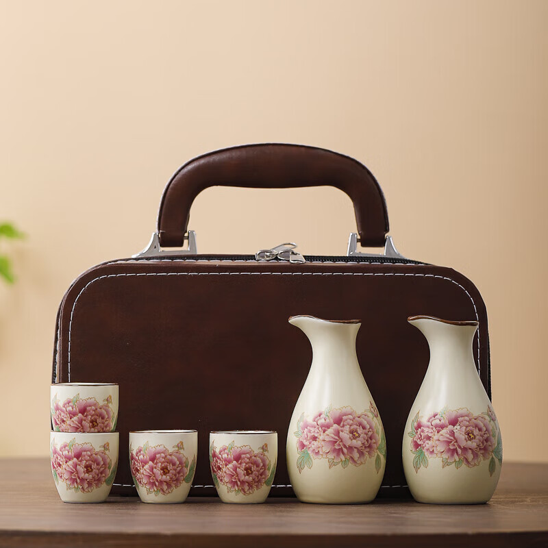 Portable travel flask, wine warmer, wine cup, white wine cup, spirit cup, wine set, home gift box, accompanied by a deer