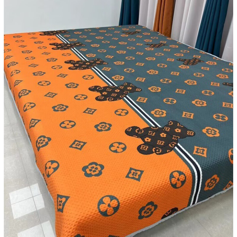 RSRDDY multi-functional four-season kang cover three-layer quilted tatami bed cover double sheet rural kang mat double-sided bedding Carrot Rabbit 350*220cm for tatami or kang within 3.5 meters