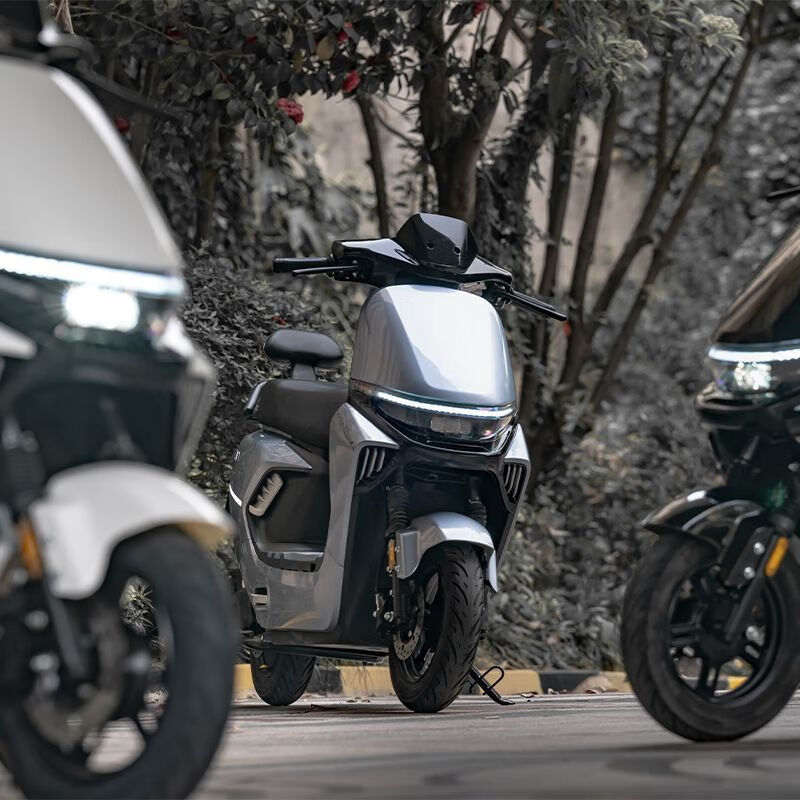 Dalong Yinghao Intelligent High-speed Long-distance Electric Motorcycle 72v Takeaway High-Power Battery Long-Range Electric Motorcycle Dark Night Black/Speed 50M/Front and Front Disc Brakes/Tail Box Panel 72V26A/New Black Gold Graphene Battery/Wooden Frame Delivered