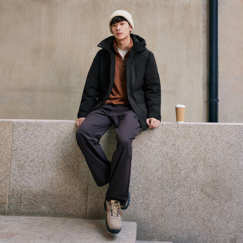 Flying in the snow Cheng Yi's same style 2025 new men's short outdoor sports hooded down jacket business casual