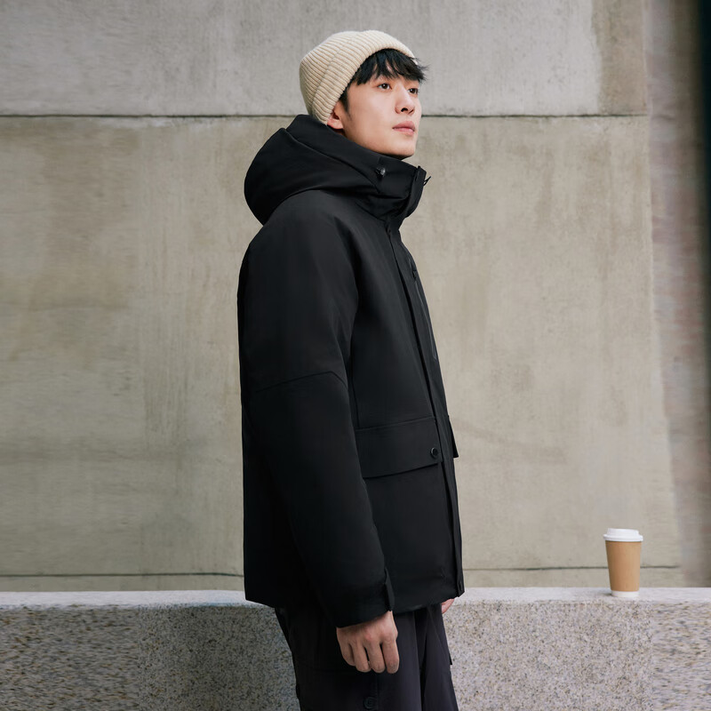 Flying in the snow Cheng Yi's same style 2025 new men's short outdoor sports hooded down jacket business casual